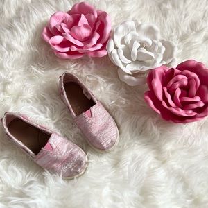 3/$20 Girls Pink Sparkly Toms Size 12c